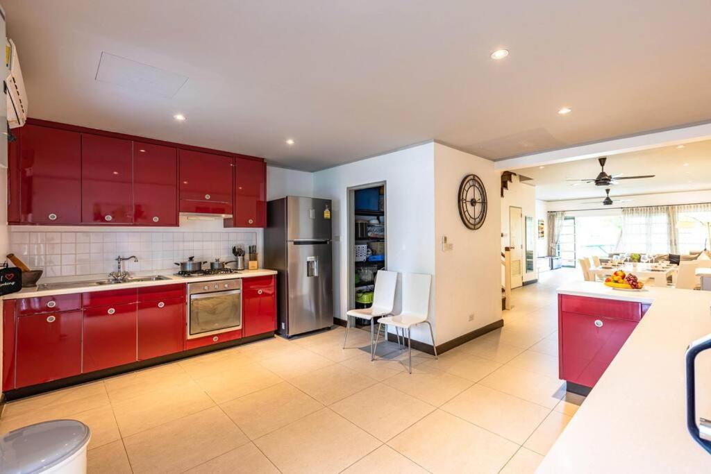 4 Bedroom Townhouse In Great Location! HHQ Eksteriør billede