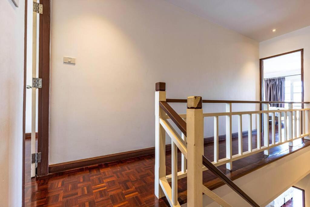 4 Bedroom Townhouse In Great Location! HHQ Eksteriør billede