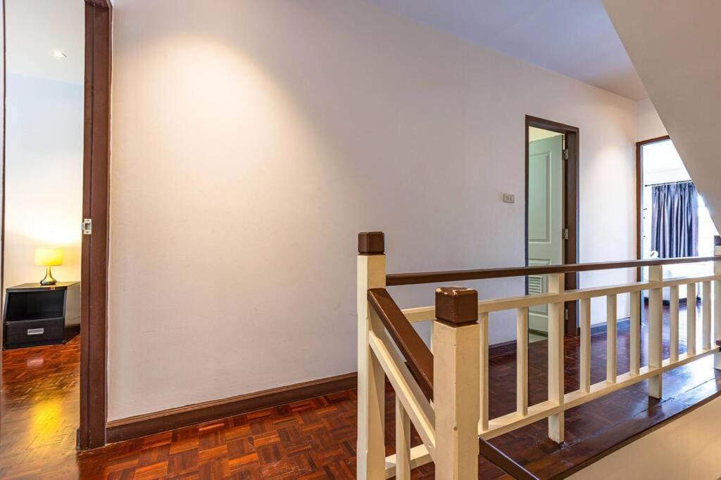 4 Bedroom Townhouse In Great Location! HHQ Eksteriør billede