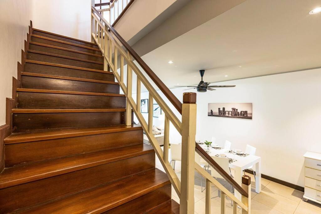 4 Bedroom Townhouse In Great Location! HHQ Eksteriør billede