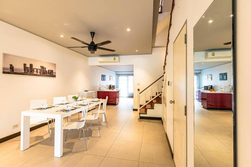 4 Bedroom Townhouse In Great Location! HHQ Eksteriør billede