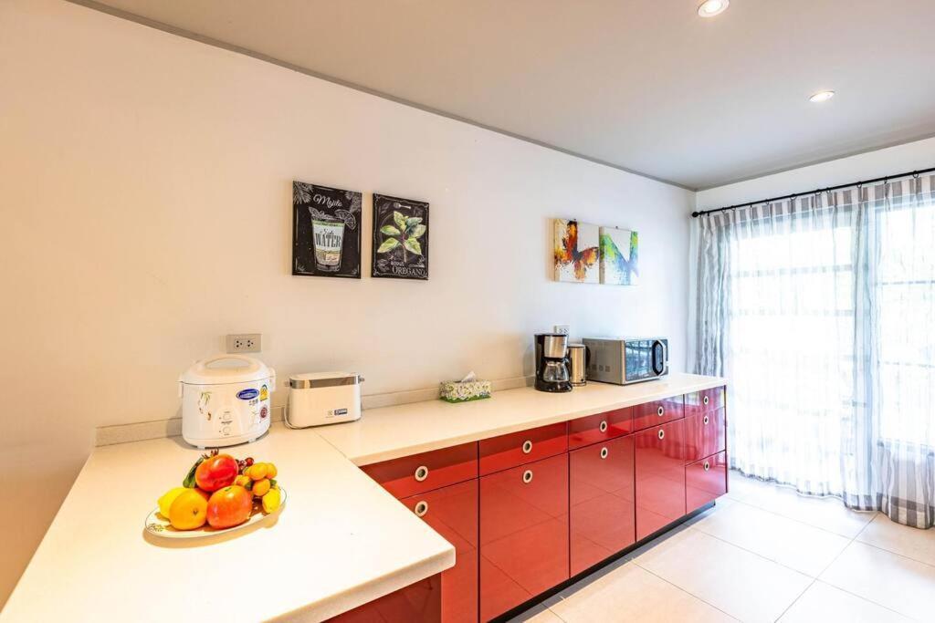 4 Bedroom Townhouse In Great Location! HHQ Eksteriør billede